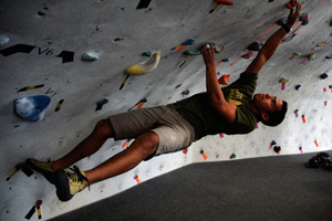 Andres Estrada climbing